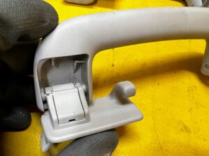 KOMPLET RĄCZKA RĄCZKI UCHWYTY PODSUFITKI RANGE ROVER VELAR L560