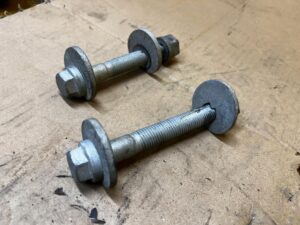 4 X ŚRUBA ZBIEŻNOŚCI ZAWIESZENIA M16X140 FORD BRONCO 21-