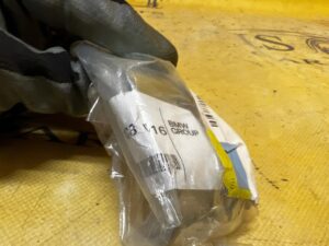 MOCOWANIE UCHWYT WSPORNIK WORKA DO PRZEWOZU NART BMW E88 NOWE OEM