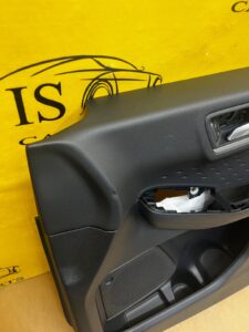 TAPICERKA BOCZEK DRZWI PRZÓD PRAWY FORD KUGA MK3 TITANIUM LINE