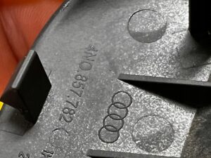 OSŁONA PROWADNIK PASA PRAWY AUDI A8 D5 4N