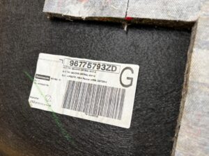 BOCZEK TAPICERKA BAGAŻNIKA LEWY LEWA PEUGEOT 308 II T9 HB