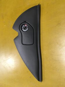 OSŁONA BOCZEK DESKI ZAŚLEPKA PRAWA PRAWY RENAULT KADJAR EU