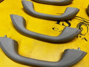 UCHWYT RĄCZKA PODSUFITKI DACIA LODGY LIFT 2022R