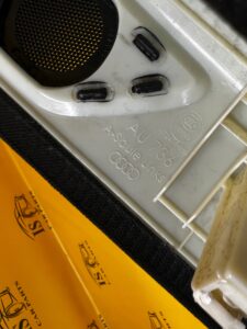 POSZYCIE OSŁONA OBUDOWA SŁUPKA PRZÓD A LEWA LEWY AUDI SQ7 Q7 4M0