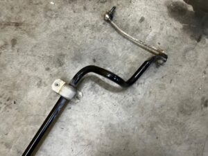 DRĄŻEK STABILIZATORA PRZÓD PRZEDNI DACIA SANDERO III STEPWAY 1.0 TCE