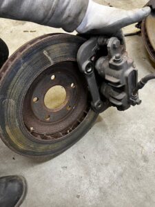 KOMPLET TARCZE HAMULCE ZACISKI PRZÓD CHEVROLET CORVETTE C5 97-04