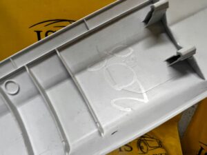 POSZYCIE OSŁONA SŁUPKA A PRZÓD LEWA PEUGEOT 208