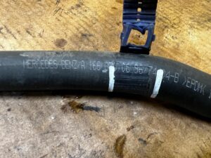 RURA RURKA PRZEWÓD WĄŻ WODY MERCEDES GLS X166 450 3.0 B V6