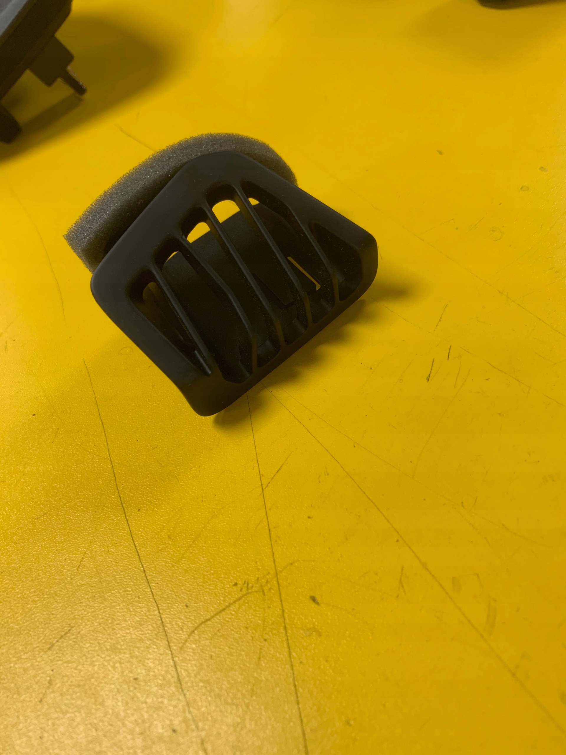 PRAWA KRATKA NAWIEWU DESKI KOKPIT JEEP WRANGLER JL