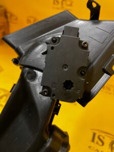 NAWIEW KANAŁ POWIETRZA DESKI KONSOLI PRAWY AUDI SQ7 Q7 4M0