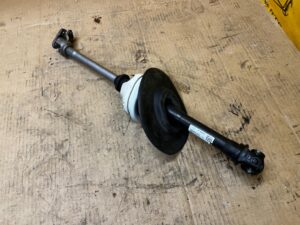 KRZYŻAK DRĄŻEK PRZEGUB ŁĄCZNIK KOLUMNY KIEROWNICZEJ PORSCHE MACAN 95B