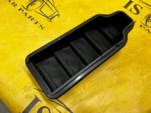 KRATKA DEKOMPRESYJNA BAGAŻNIKA TYŁ LAND ROVER DISCOVERY 5 V L462