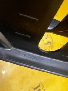 OSŁONA ZAŚLEPKA ZAMKA ZAWIASU FOTELA TYŁ MERCEDES GL X166