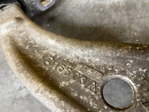 ZWROTNICA TARCZA ZACISK WAHACZ PRZÓD LEWY MERCEDES GLS X166 450 3.0 B V6