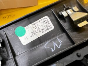 KRATKA NAWIEWU PRZÓD ZEWNĘTRZNA LEWY LEWA PEUGEOT 308 II T9 EU