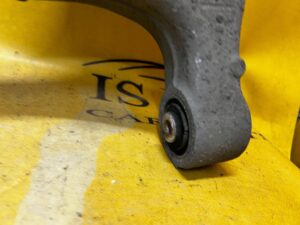 WAHACZ TYLNY TYŁ PRAWY AUDI A8 D4