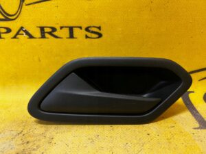 KLAMKA WEWNĘTRZNA LEWY PRZÓD DACIA SANDERO III 2023R