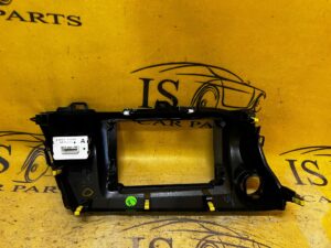 OBUDOWA PANEL RAMKA RADIA NAWIGACJI DESKI MASKOWNICA TOYOTA HILUX VIII 8