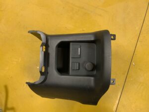 TUNEL ŚRODKOWY OSŁONA AUX USB NISSAN E-NV200 NV200