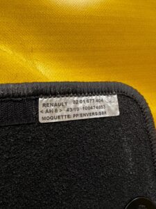 KOMPLET DYWANIKI WYCIERACZKI WELUROWE ORYGINALNE RENAULT CAPTUR I PRZEDLIFT