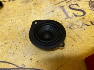 GŁOŚNIK BRZĘCZYK DESKI KONSOLI DACIA SANDERO III 2021R