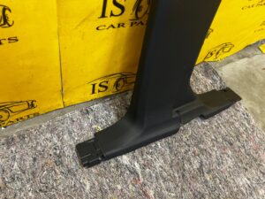 POSZYCIE OSŁONA OBUDOWA SŁUPKA ŚRODKOWEGO B LEWY 4 DRZWI FORD BRONCO 21-