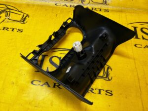 OSŁONA ZAŚLEPKA TUNELU TYŁ ZAPALNICZKA RANGE ROVER VELAR L560