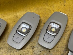 OŚWIETLENIE LAMPKA PODSUFITKI RENAULT MEGANE IV