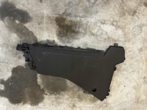 OSŁONA ZAŚLEPKA PANEL DESKI KONSOLI LEWA LAND ROVER DISCOVERY 5 V L462