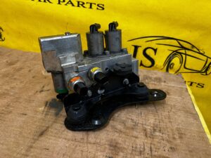 BLOK ZAWOROWY ZAWORÓW ZAWIESZENIA MERCEDES GL X166