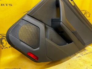 BOCZEK DRZWI TYŁ TYLNE PRAWE PRAWY VW T-ROC 2GA