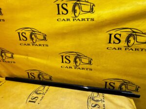 LISTWA OKIENNA SZYBOWA ZGARNIAJĄCA DRZWI TYŁ LEWY MERCEDES C-KLASA W206