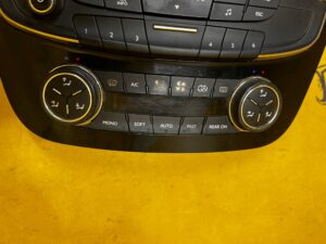 PRZEŁĄCZNIK PANEL STEROWANIA KLIMATYZACJI RADIA JBL PEUGEOT 508 I