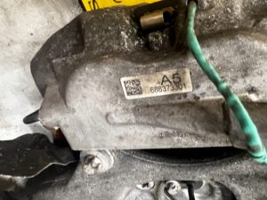 ZWROTNICA PIASTA TARCZA LEWY PRZÓD BMW 5 G30 530D RWD 2WD