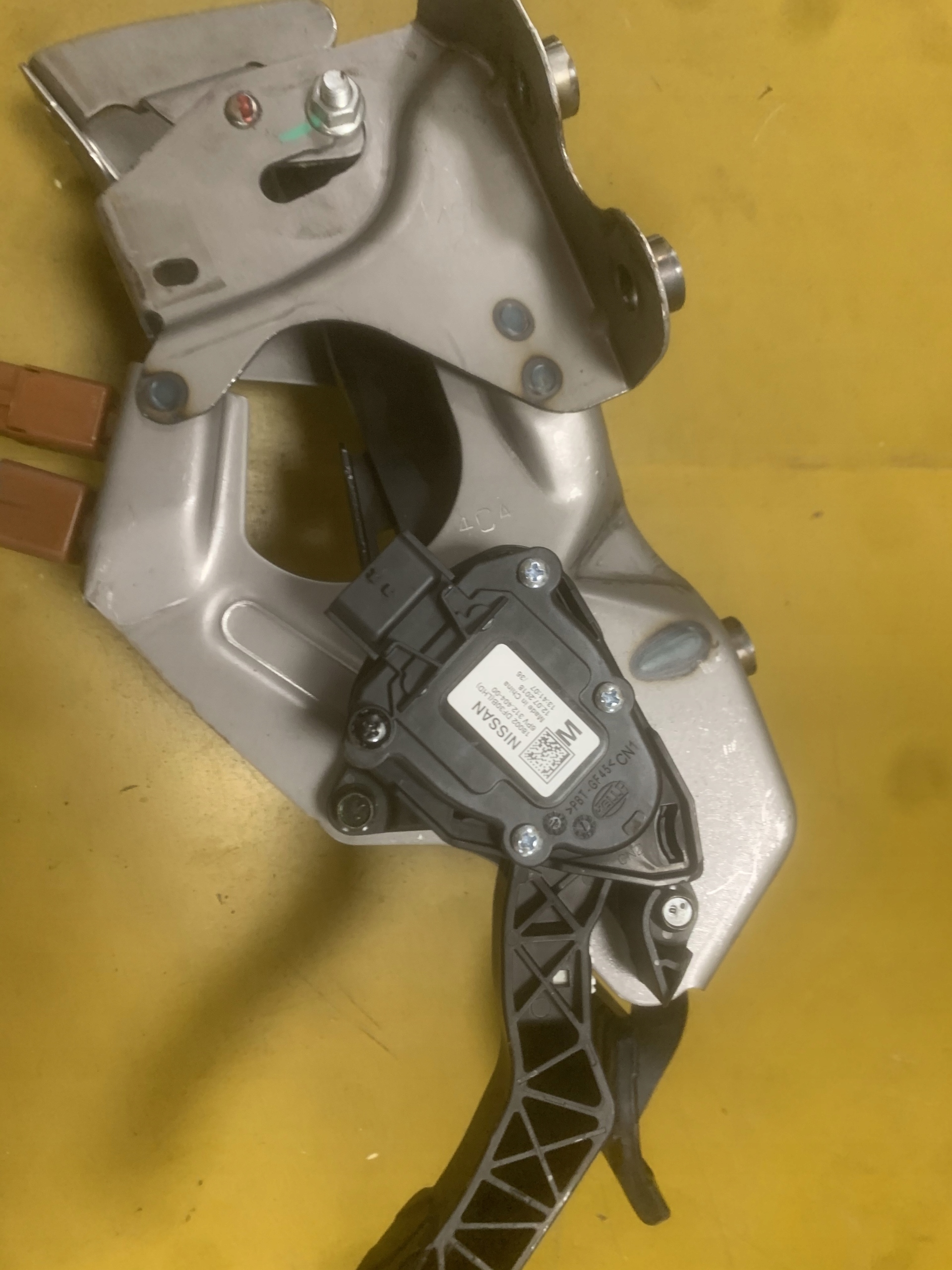 PEDAŁY GAZ HAMULEC AUTOMAT NISSAN X-TRAIL T32 EURO