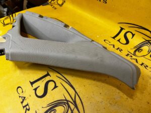 OSŁONA POSZYCIE TAPICERKA SŁUPKA C LEWA AUDI A8 D4