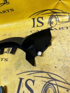 OBUDOWA ZAWIASU BAGAŻNIKA PRAWA BMW 5 G30