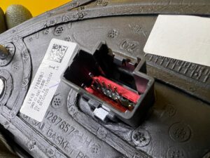 LUSTERKO ZEWNĘTRZNE LEWE 9 PIN FORD KUGA MK3 LIFT EU SOLAR SILVER