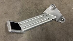 PODSTOPNICA PODNÓŻEK OSŁONA STOPKA CITROEN DS5 PEUGEOT 3008 I