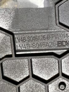 OSŁONA BLENDA GŁOŚNIKA B&O BANG OLUFSEN KONSOLI DESKI FORD KUGA MK3