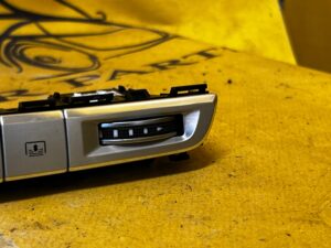 PANEL PRZEŁĄCZNIKI PDC AIRBAG KÓŁKO NAWIEWU AUDI A8 D4