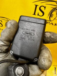 ZAPINKA ZAMEK KLAMRA PASA TYŁ RANGE ROVER EVOQUE L538 3 DRZWI