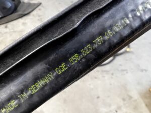 USZCZELKA POKRYWY SILNIKA MASKI PODSZYBIA PORSCHE MACAN 95B