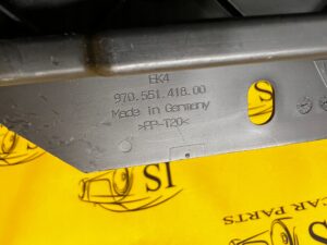 LISTWA MOCUJĄCA BAGAŻNIKA PRAWA PORSCHE PANAMERA 970 I LIFT