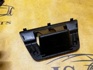 OSŁONA ZAŚLEPKA BAGAŻNIKA PASA TYŁ TYLNEGO FORD FIESTA MK8