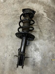 AMORTYZATOR PRZEDNI PRZÓD NISSAN LEAF I ZE0