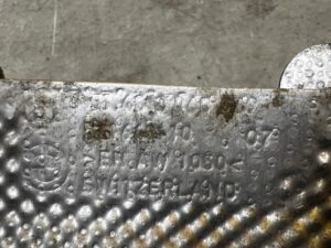 IZOLACJA OSŁONA TERMICZNA TUNELU ZBIORNIKA PALIWA BMW M5 F90