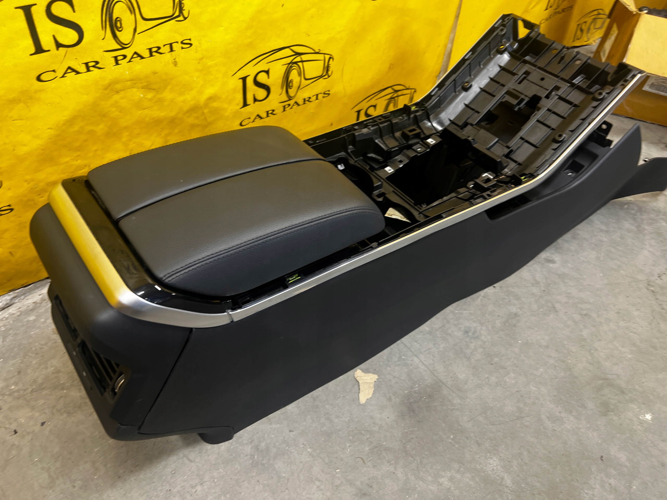 PODŁOKIETNIK SCHOWEK TUNEL ŚRODKOWY RANGE ROVER EVOQUE II L551