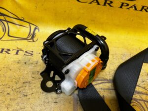 PAS BEZPIECZEŃSTWA NAPINACZ PASA PRZÓD PRAWY TOYOTA HILUX VIII 2.4D D4D